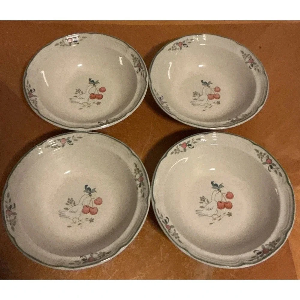 Vintage International Stoneware Marmalade Goose Cherry Cereal Bowls Set of 4